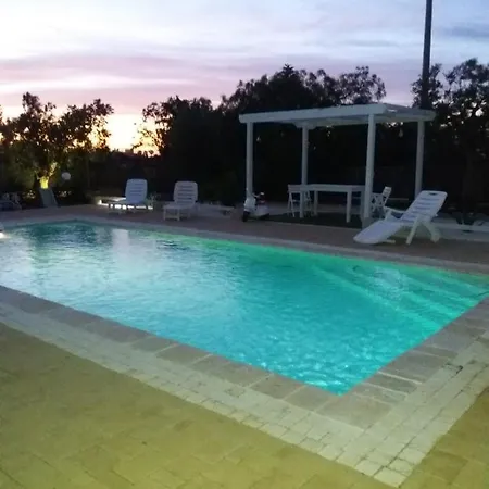 Ginevra - & Piscina Prázdninový dům *